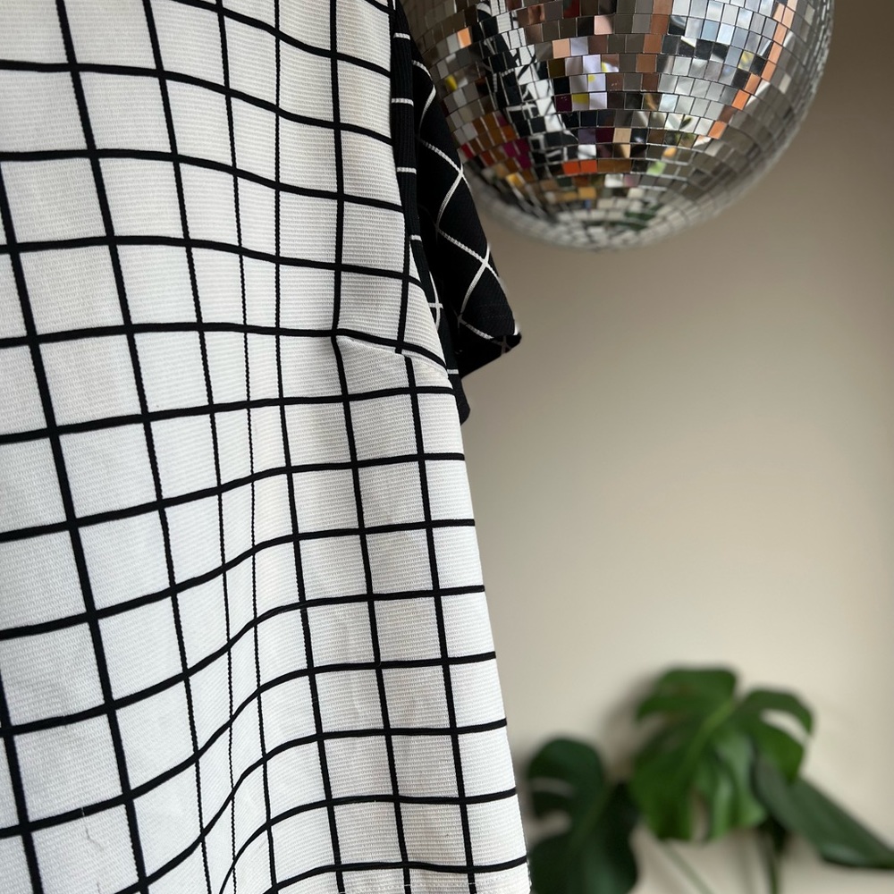 Grid Top Shirt - Picture 3 of 3